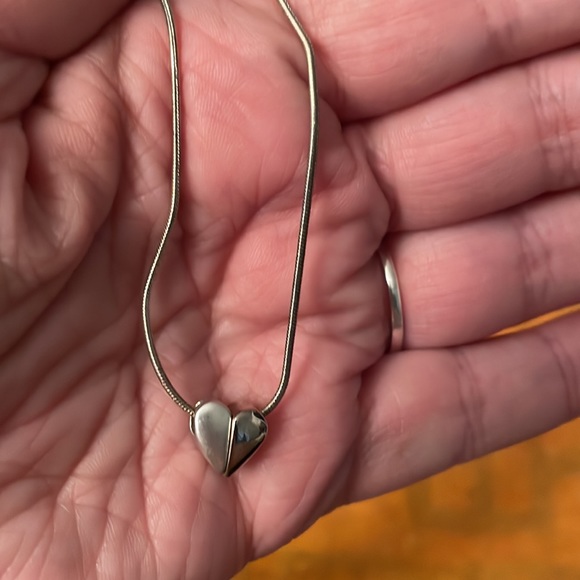 Necklace and earring set - Picture 3 of 3